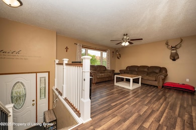 625 8th St E, Dickinson, ND 58601 - photo 7