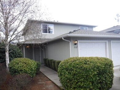 335 NE Cooper Dr, Grants Pass, OR 97526 - photo 6