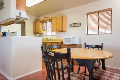 2902 E. Wiley-7437