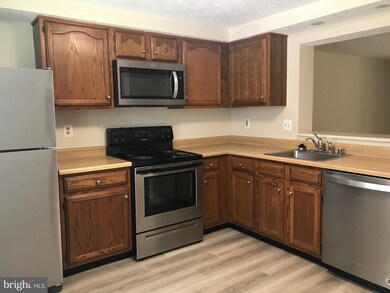 9402 Chippenham Dr, Laurel, MD 20723 - photo 2