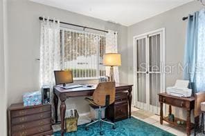 Office/Breakfast area