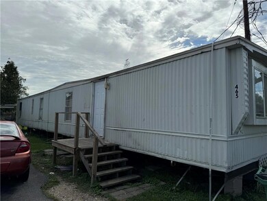 Trailer 4
