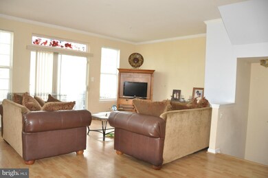 122 Penwick Cir, Frederick, MD 21702 - photo 7