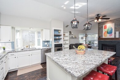 8635 Sparkling Springs Dr, Houston, TX 77095 - photo 5