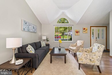 16136 Olmstead Ln, Woodbridge, VA 22191 - photo 5