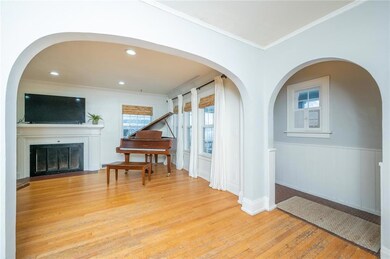 1211 44th St, Des Moines, IA 50311 - photo 2