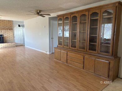 Living Room/Dining Area
