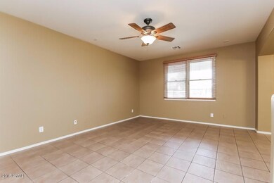 003-Living_Room-2225925-small