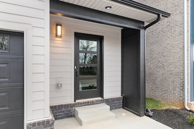 8 Dutch Dr, Clarksville, TN 37043 - photo 4