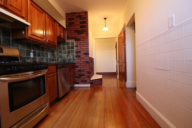 5 Fuller St unit 4, Brookline, MA 02446 - photo 2