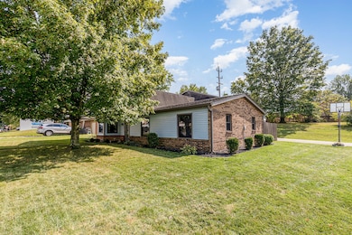 004_8471_village_dr_03-edit