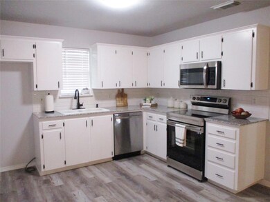 607 Oldham St, Bonham, TX 75418 - photo 6