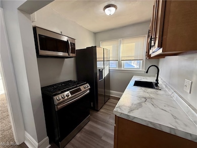 810 Thayer St unit 2, Akron, OH 44310 - photo 4