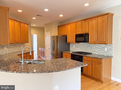 25277 Nesting Square, Chantilly, VA 20152 - photo 4