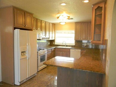 New Kitchen, Granite & Wood cabinets