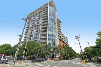 Courtside Condominiums unit 1001, Charlotte, NC 28202 - photo 2