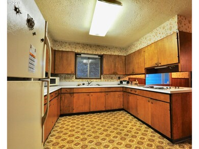 607 NW 12th Ave, Canby, OR 97013 - photo 3