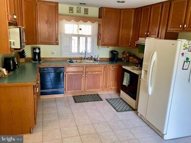 3511 Madonna Ln, Bowie, MD 20715 - photo 3