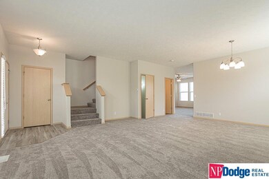 2113 S Mineral Dr, Papillion, NE 68046 - photo 4