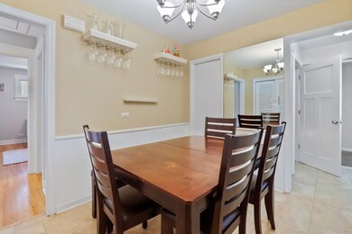 464 N Emery Ln, Elmhurst, IL 60126 - photo 7