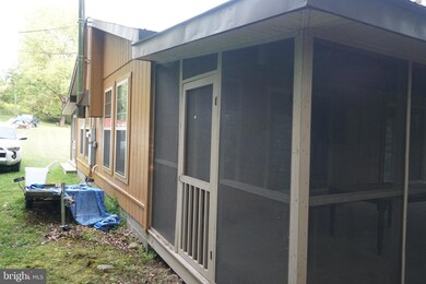 507 Puffenbarger Ln, Brandywine, WV 26802 - photo 6