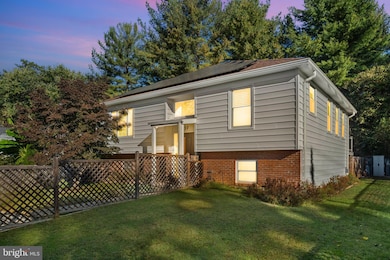 27 Carver Rd, Cabin John, MD 20818 - photo 2