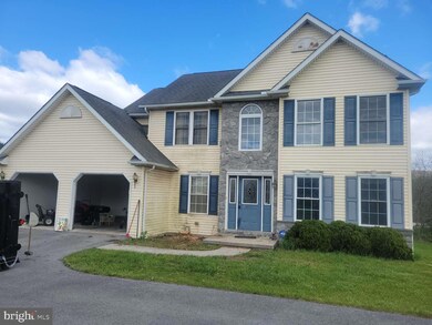 201 Steven Dr, Lenhartsville, PA 19534 - photo 2