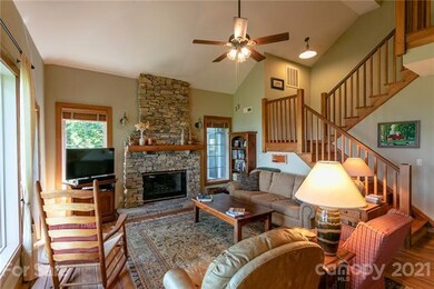 320 Creekside Way unit A302, Burnsville, NC 28714 - photo 4