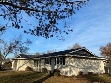 2340 Jubilant Ave, Medford, OR 97504 - photo 3