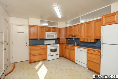 006-Kitchen (2 of 4)