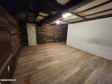 1517 Cottonwood St, Grand Forks, ND 58201 - photo 3