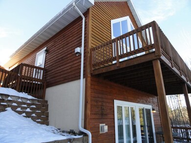 Lakeside view. Prime location close to ski slopes,