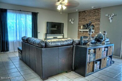 5015 W Chicago Cir N - Living Room 1