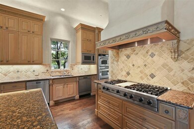 Dual dishwashers, Viking cooktop, double Turbo Che