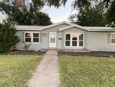 301 E 6th St, Hugoton, KS 67951 - photo 2