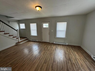 115 N Hawksbill St, Luray, VA 22835 - photo 3