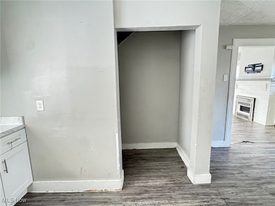 1239 Pondview Ave, Akron, OH 44305 - photo 6