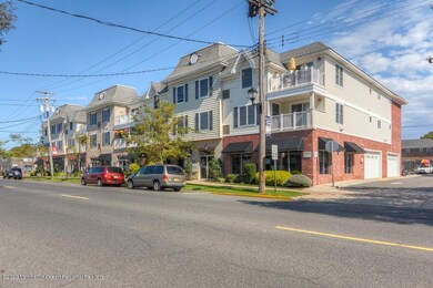 1700 Main St. South View