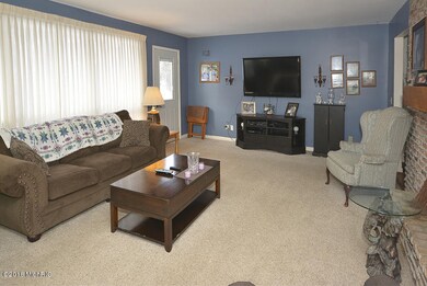 1237 2nd St_03