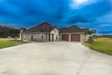 6.9 Acre Spread