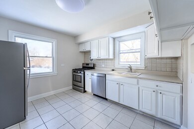 819 Suffolk Ave, Westchester, IL 60154 - photo 3