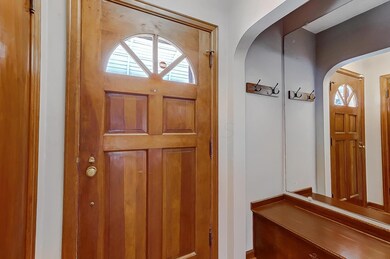 Foyer Bench Seat & Mirror