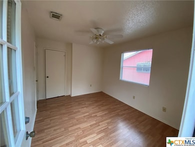 811 Bracewood Cir unit c, San Marcos, TX 78666 - photo 4