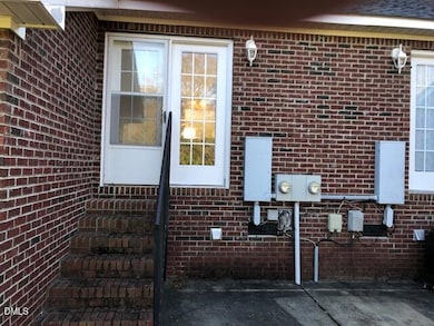 110 Glass Top Ln unit 112, Zebulon, NC 27597 - photo 4