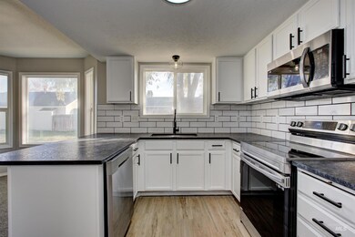 417 S Valley Dr, Nampa, ID 83686 - photo 3