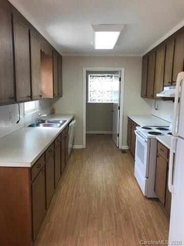 136 Imperial Heights Rd, Statesville, NC 28625 - photo 3