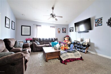 165 Central Blvd, Mount Washington, KY 40047 - photo 4