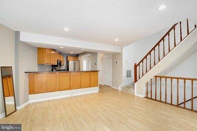 11928 Redtree Way, Reston, VA 20194 - photo 4