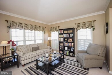 43567 Sorbonne Ln, Chantilly, VA 20152 - photo 3