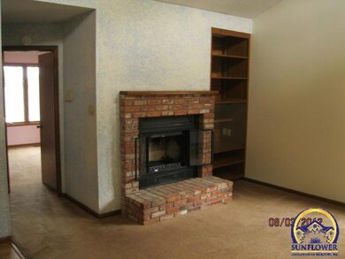 3524 SW Eveningside Dr, Topeka, KS 66614 - photo 5